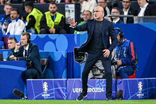 德拉富恩特33场斩获25胜 执教效率直追传奇博斯克