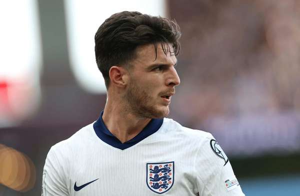 赖斯双助攻闪耀全场 英格兰5球大胜塞尔维亚