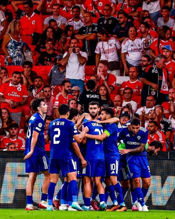 卡拉巴赫客场逆转本菲卡，斩获队史欧冠首胜