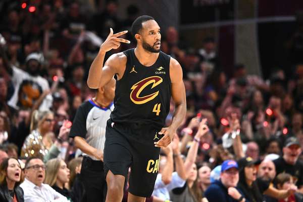 骑士主帅看好莫布里新赛季蜕变 称其身体与心态全面升级