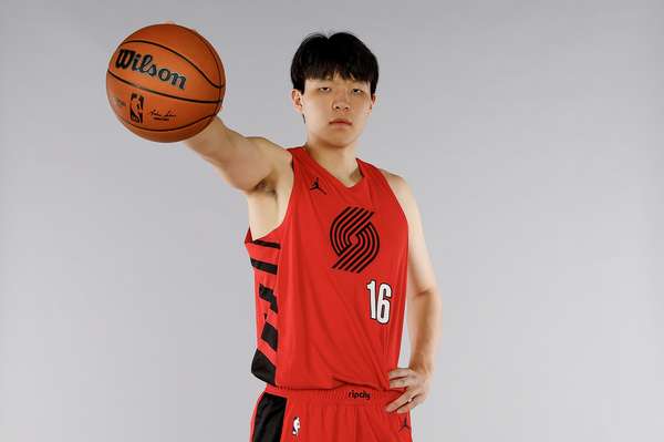 开拓者播客：杨瀚森需凭实力竞争出场时间 克林根减重锁定首发