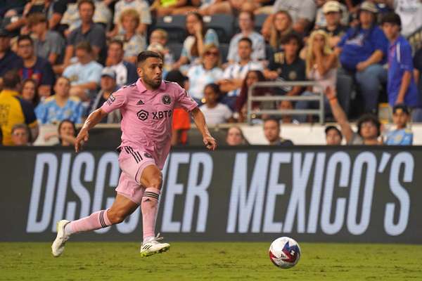 功勋告别！迈阿密国际官宣阿尔巴退役致敬仪式