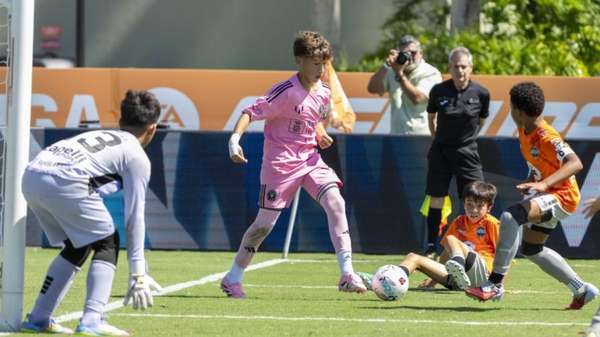 苏亚雷斯之子闪耀青训赛场 亲承继承父亲战斗基因