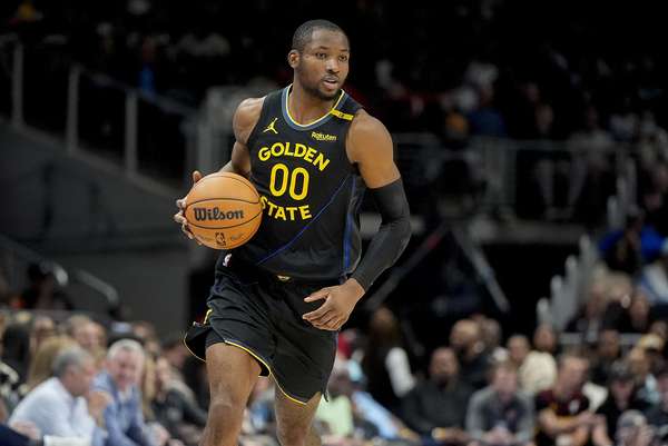 邓利维谈库明加续约风波：场外杂音不会干扰新赛季征程