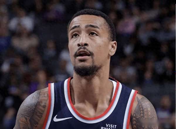 快船季前赛险胜勇士 两大内线迷失暴露体系依赖