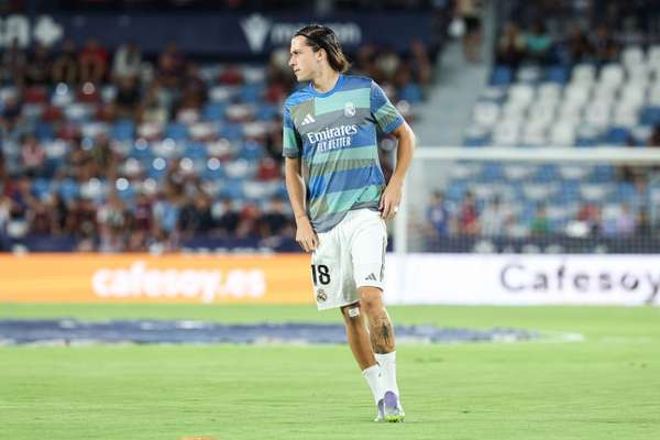 卡雷拉斯：团结铸就皇马客场告捷 阵型切换游刃有余