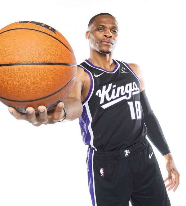 国王内部忧虑威少末节情绪管理，决胜时刻轮换引关注