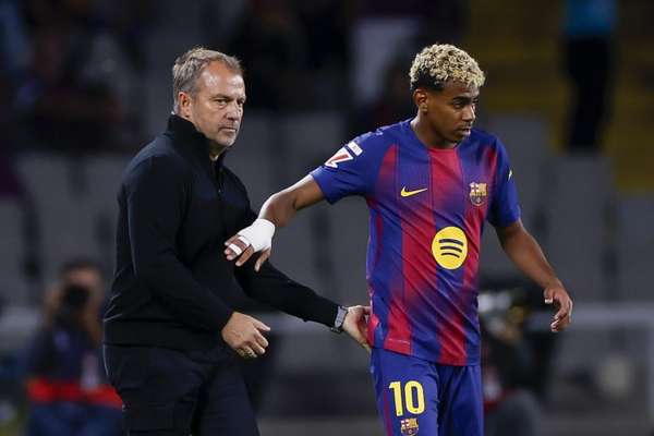 巴萨六球狂胜提振士气 弗里克：全员已为世纪德比蓄势待发