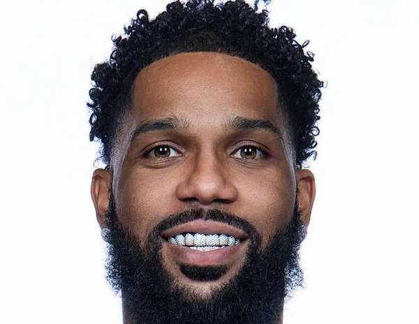 山东男篮官宣签下前青岛外援鲍威尔 CBA最佳国际球员转投齐鲁德比