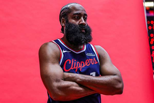 哈登半场狂飙26分率队逆转 快船赛季首胜轻取太阳