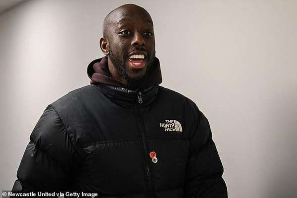 纽卡新援维萨恢复受阻 埃迪-豪坦言复出时间未定