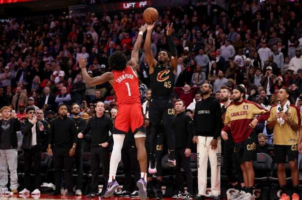 火箭四连胜强势来袭 骑士主场迎战防守考验