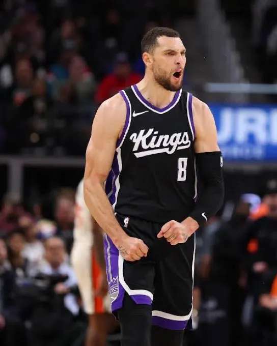 拉文爆砍42分三分雨浇灭热火 豪言"给我球权就能持续输出"