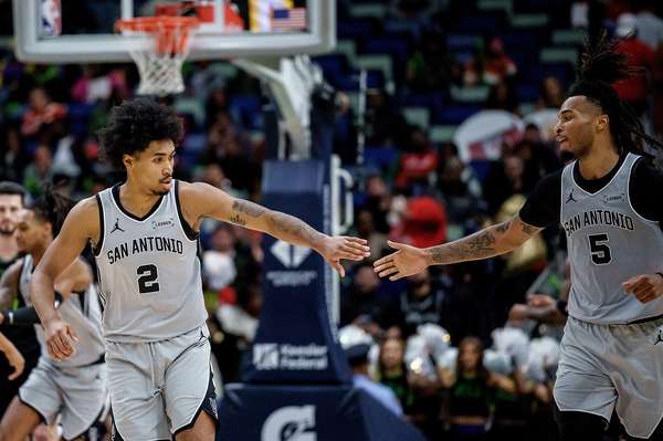 黑马突围！马刺连克西部豪强晋级NBA杯赛四强 半决赛迎战雷霆