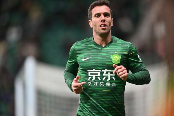 国安冬训记：休整日泳池放松 明日重拾高强度训练