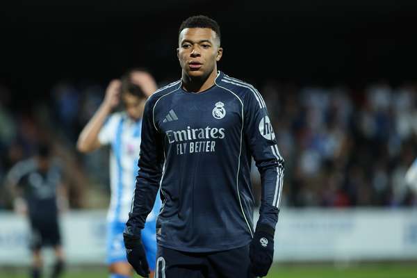 姆巴佩膝伤谜团：外部专家介入评估 曼城次回合或迎关键复出