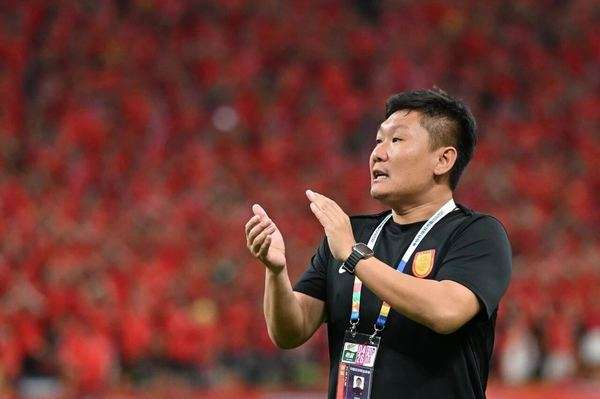 中超黑马启示录：无名少帅率铜梁龙踢翻"降级热门"标签