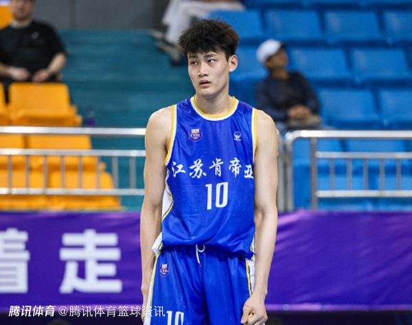 江苏小将闯西甲，吴嘉浩签约穆尔西亚俱乐部